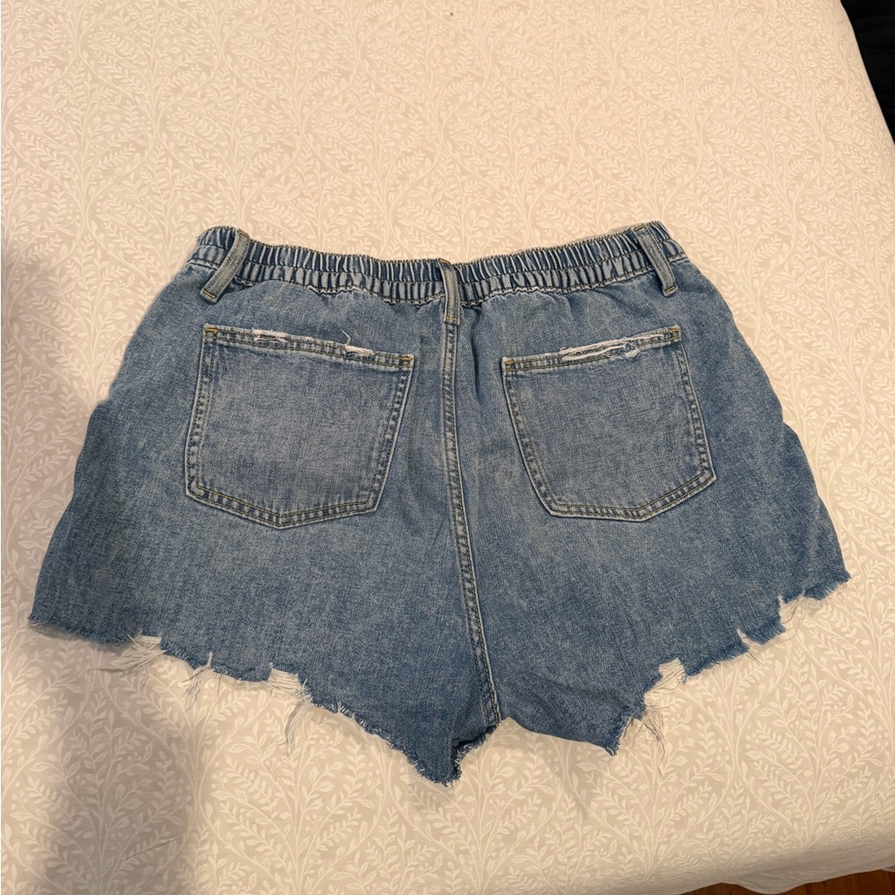 Aerie Daydream Distressed Denim Short - Picture 2 of 3